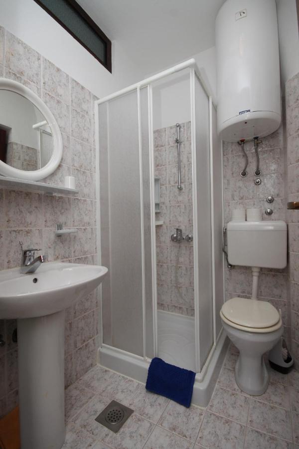 Apartments And Rooms By The Sea Starigrad, Paklenica - 6591 외부 사진