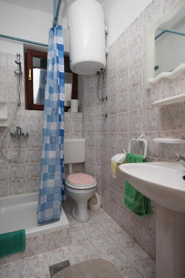 Apartments And Rooms By The Sea Starigrad, Paklenica - 6591 외부 사진