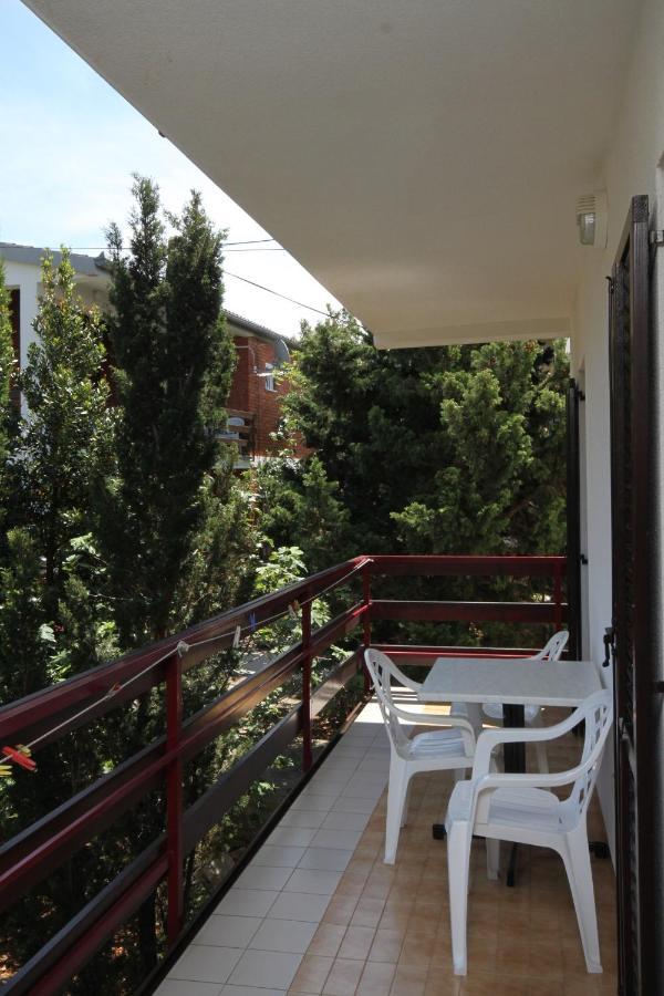 Apartments And Rooms By The Sea Starigrad, Paklenica - 6591 외부 사진