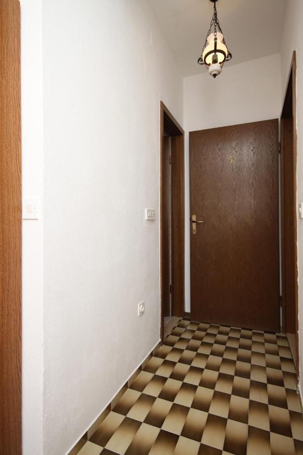 Apartments And Rooms By The Sea Starigrad, Paklenica - 6591 외부 사진