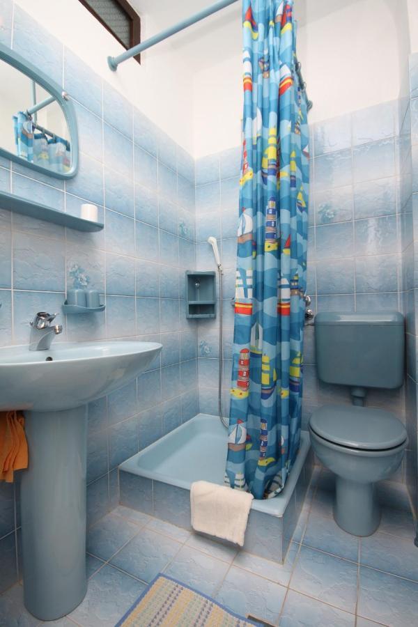 Apartments And Rooms By The Sea Starigrad, Paklenica - 6591 외부 사진