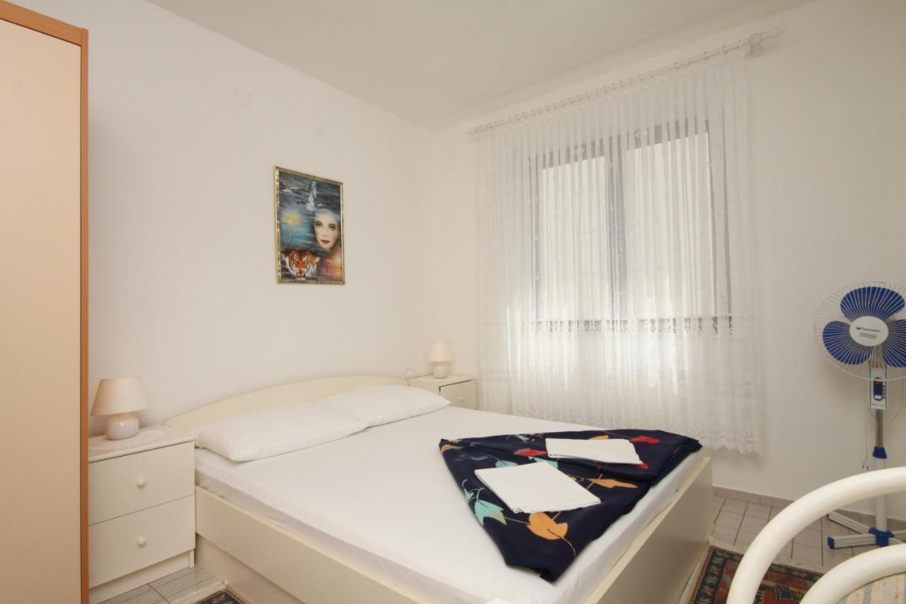 Apartments And Rooms By The Sea Starigrad, Paklenica - 6591 외부 사진