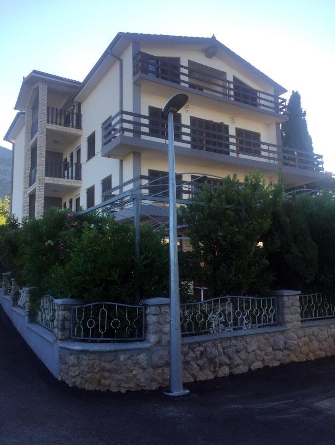 Apartments And Rooms By The Sea Starigrad, Paklenica - 6591 외부 사진